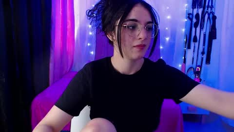 zoe_0111 online show from 11/30/24, 02:05