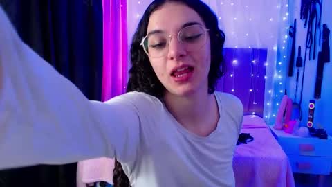 zoe_0111 online show from 12/17/24, 02:00