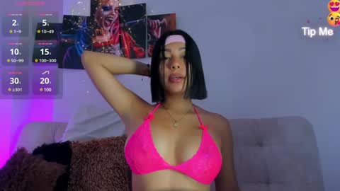 zoe_b1 online show from 01/08/25, 12:24