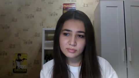 zoe_lightx online show from 01/08/25, 04:00