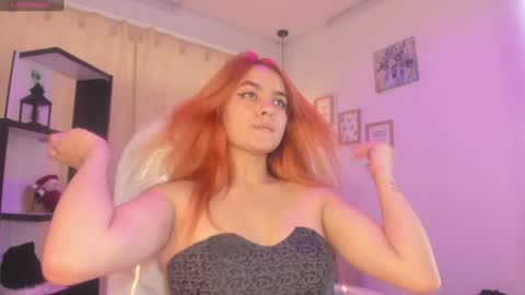 zoee_thompsonn online show from 12/24/24, 07:48