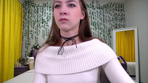 ZoeEvansi online show from 12/18/24, 06:45