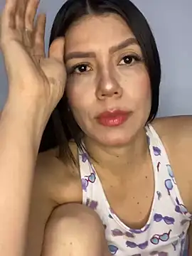 martina contreras online show from 12/29/24, 04:01