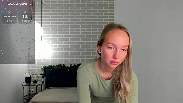 DanaCuttie online show from 12/22/24, 07:00