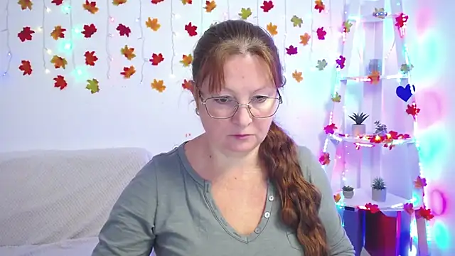 VanessaHotts online show from 11/25/24, 06:27