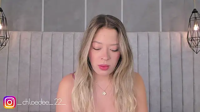 chloe d online show from 12/11/24, 12:18