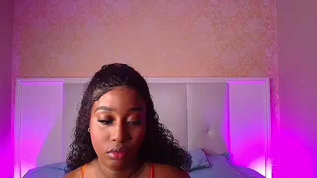 MichaelaCox online show from 12/31/24, 12:02