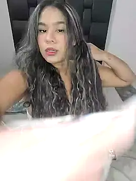 LarissaGaby01 online show from 12/05/24, 03:33