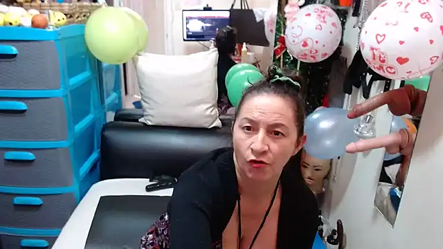 mariposa hot online show from 12/12/24, 02:00