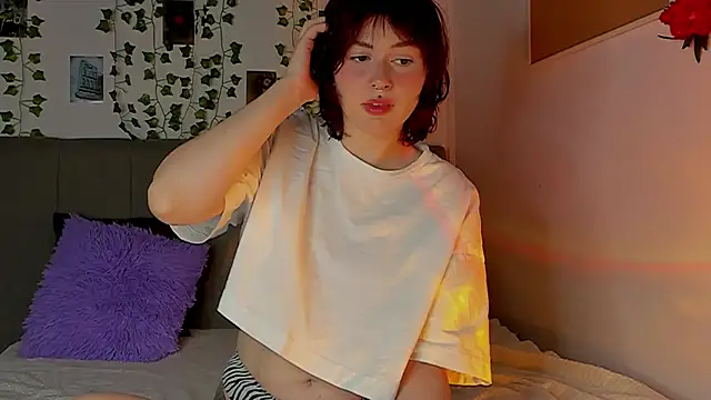 miss Lizzy online show from 12/14/24, 01:14