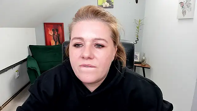 JessicaBluee online show from 12/06/24, 07:55