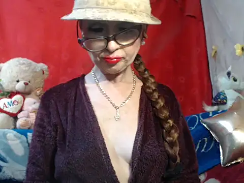 hottieperla online show from 11/13/24, 07:20