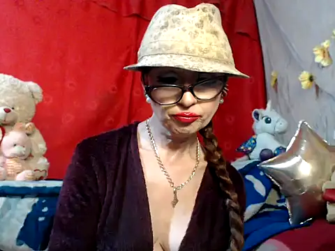 hottieperla online show from 11/19/24, 07:14