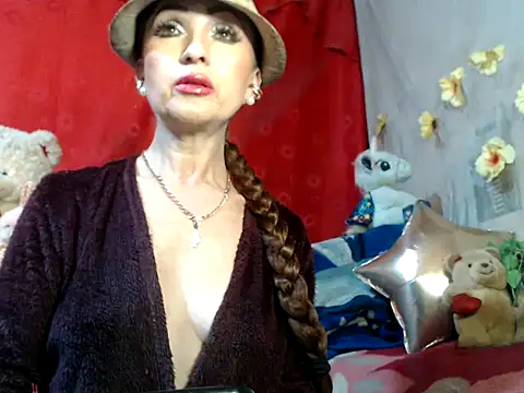 hottieperla online show from 11/21/24, 03:56