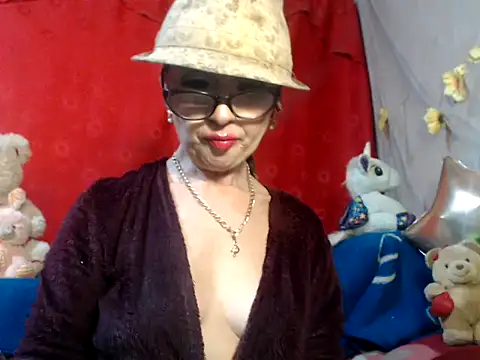 hottieperla online show from 11/24/24, 05:42