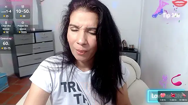 Ainhoa-hot online show from 11/22/24, 03:39