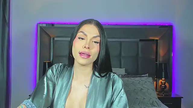 Emmilysantibanez online show from 12/17/24, 02:00