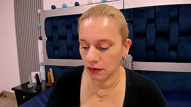 sofia mature online show from 11/17/24, 12:31