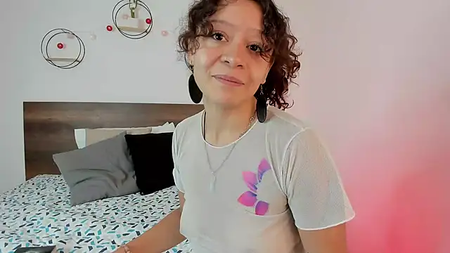 YenniferCurly online show from 11/27/24, 12:28