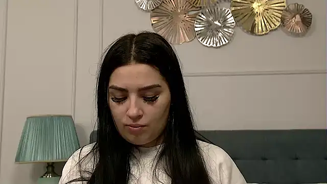 AdelynReyes online show from 11/11/24, 10:07