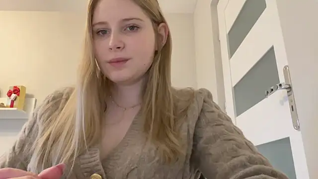 NicoleYoung online show from 11/15/24, 06:33