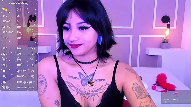 tashaqueenn online show from 12/08/24, 12:40