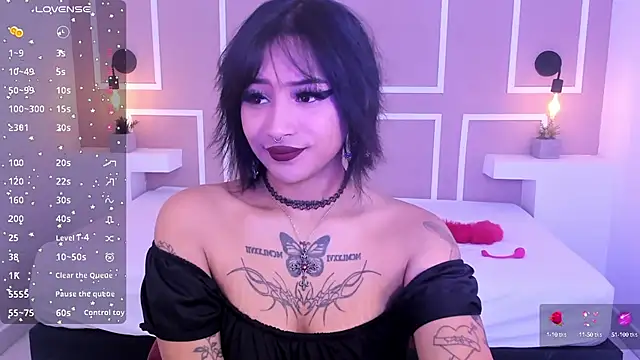 tashaqueenn online show from 12/21/24, 11:55