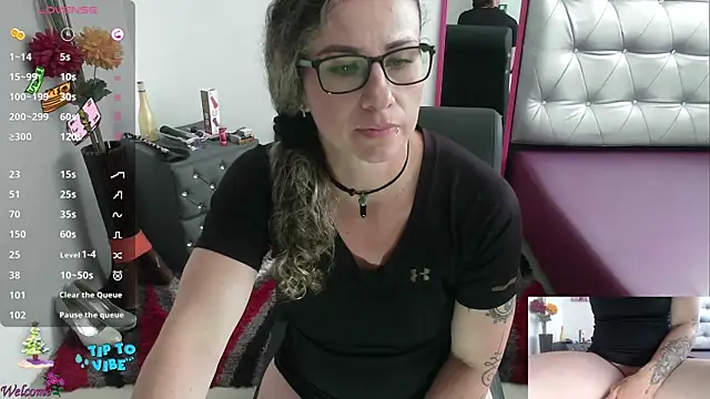 ViickySexy online show from 12/23/24, 07:33