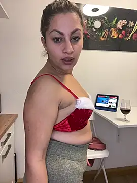 Mia lovee1 online show from 12/16/24, 10:52