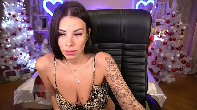 IsabellaFoxyy online show from 12/16/24, 01:39