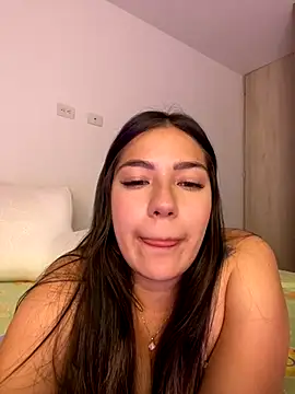 Latina vanessa online show from 11/26/24, 12:57