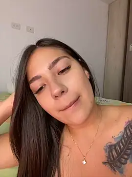 Latina vanessa online show from 11/28/24, 12:08