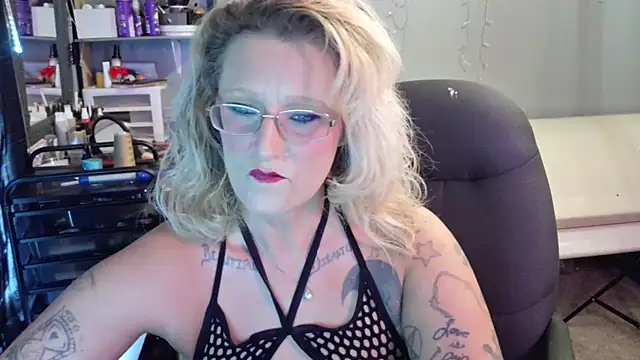 Lisalovely6981 online show from 01/25/25, 06:21