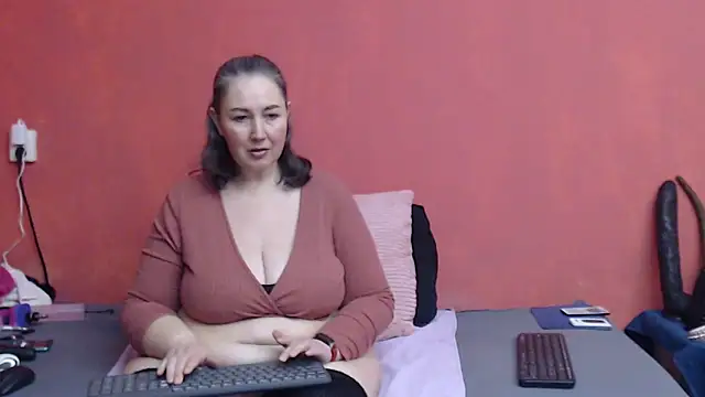 MilfGina online show from 11/22/24, 10:29