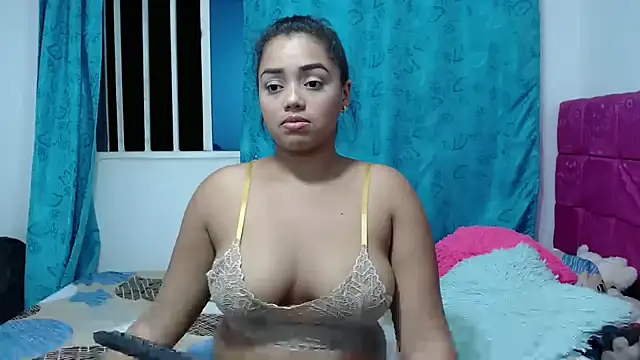 kiara milf  online show from 12/19/24, 03:01