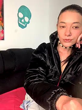 Isabella 21x online show from 11/15/24, 12:28