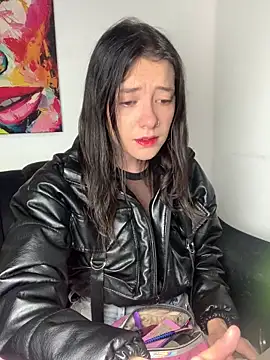 Isabella 21x online show from 12/04/24, 12:45