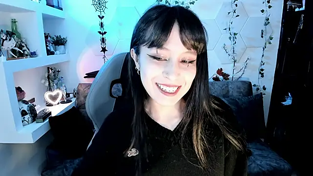 Effy tay online show from 11/20/24, 02:42