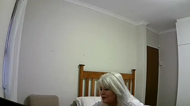 Miahotmilf online show from 11/10/24, 05:37