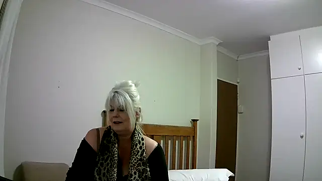 Miahotmilf online show from 11/16/24, 09:17