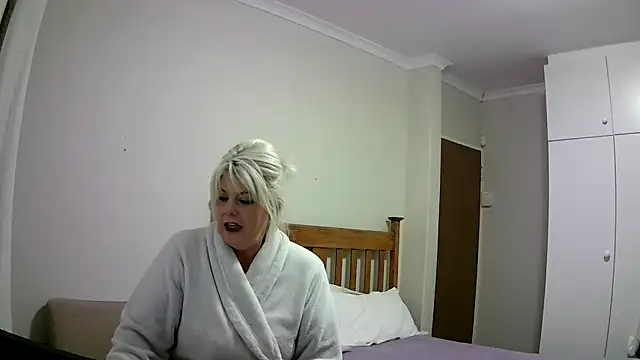 Miahotmilf online show from 11/19/24, 07:14