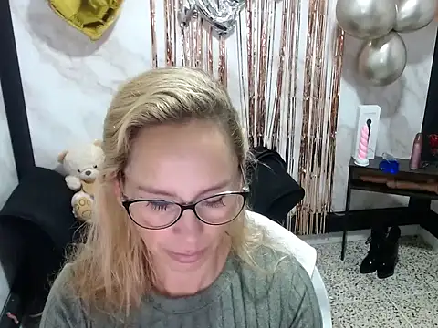 CoryLoveHott online show from 11/28/24, 12:23