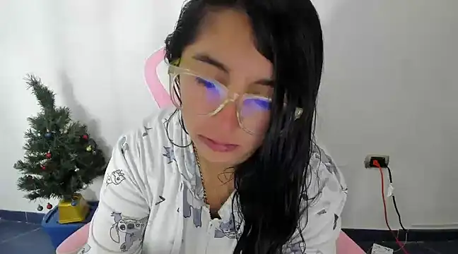  Angelinaandrade  online show from 01/06/25, 02:19