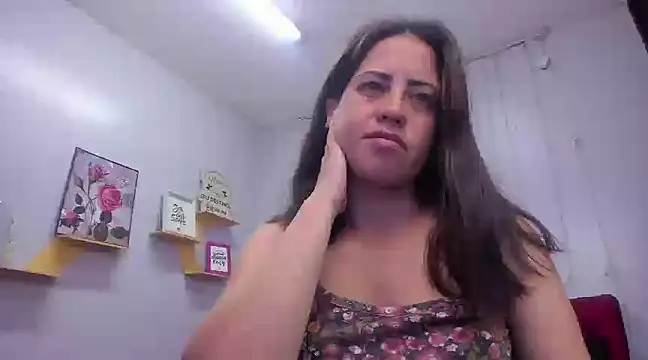 kathina giraldo online show from 11/15/24, 12:49