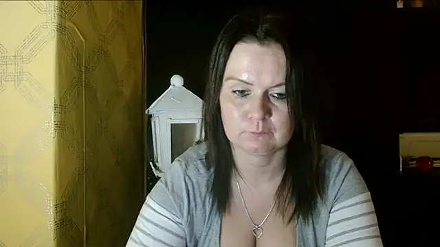 DoreenLips online show from 11/30/24, 04:03