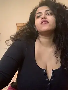 Curvydesifromgermany online show from 01/08/25, 02:33