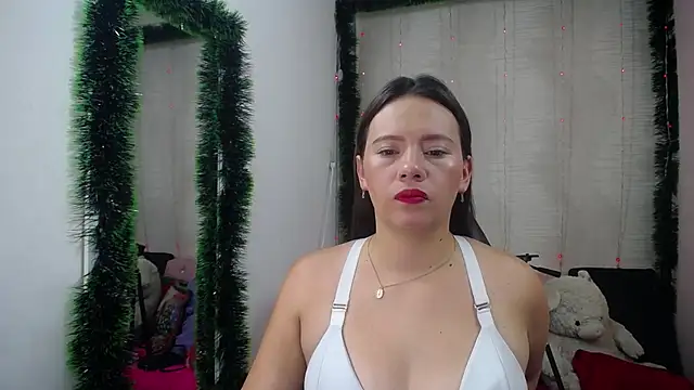 lauraguzman online show from 12/16/24, 03:04