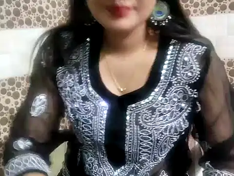 Aarvi Arora online show from 11/19/24, 01:08