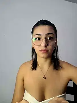 LuluzYPiero online show from 12/18/24, 04:59