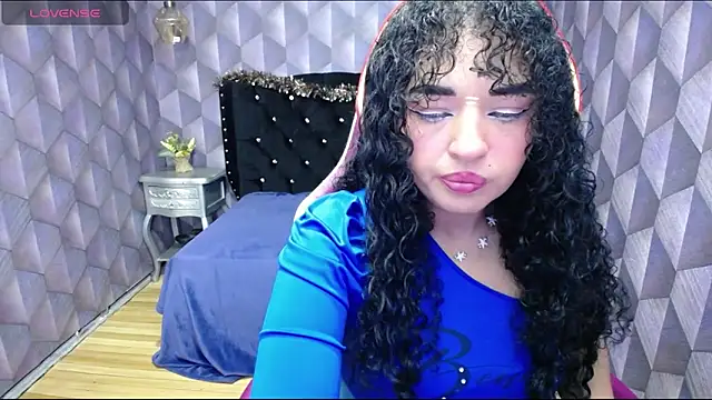 Sofiacowperx online show from 12/19/24, 02:24